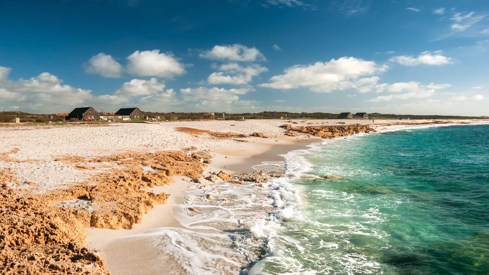 Le spiagge oristanesi per amare il mare a settembre.