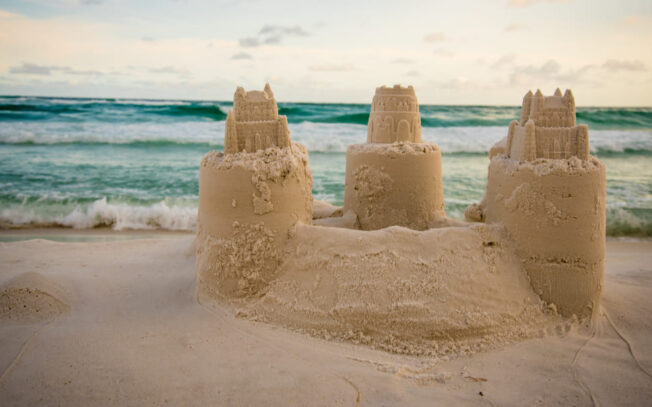 Come si fanno i castelli di sabbia