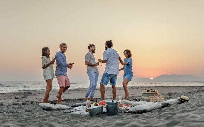 Come vestirsi al mare di sera