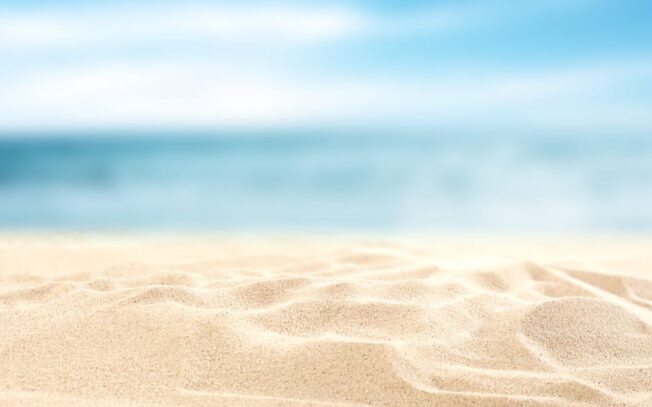 Cosa c’è sotto la sabbia del mare?