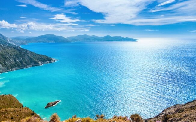 Quanto è profondo il Mar Mediterraneo?