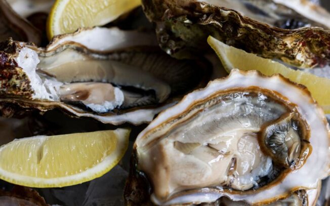 Ostriche e mele marinate