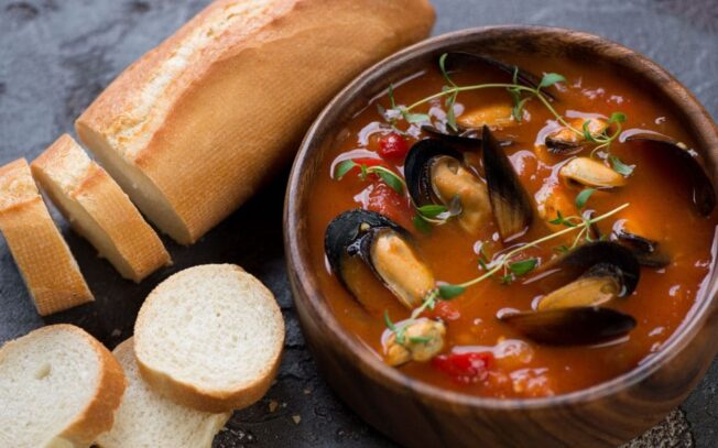 Perché il Giovedì Santo si fa la zuppa di cozze?