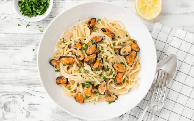 Spaghetti alle cozze in bianco