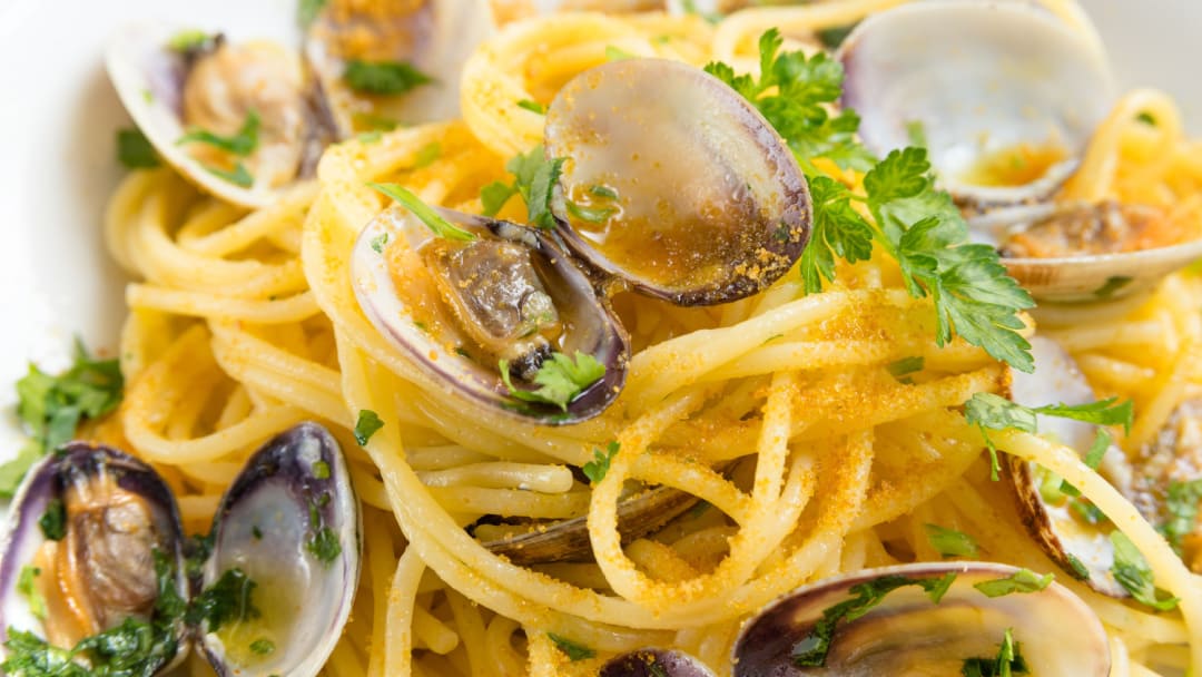 Spaghetti, vongole e bottarga