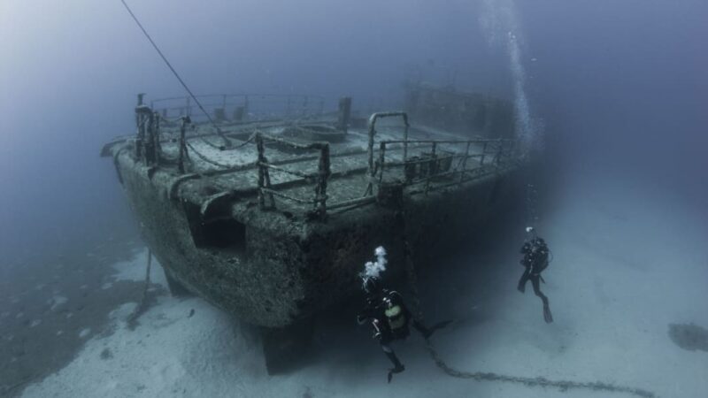 A quanti metri si trova il Titanic?